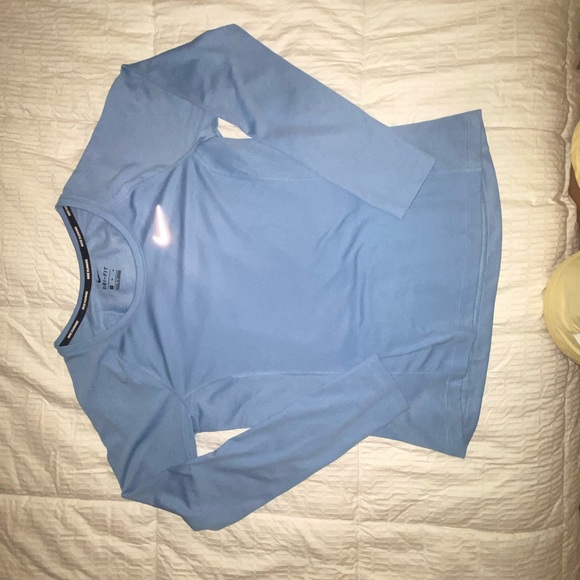Nike - long sleeve dry fit - gently worn - Picture 2 of 3